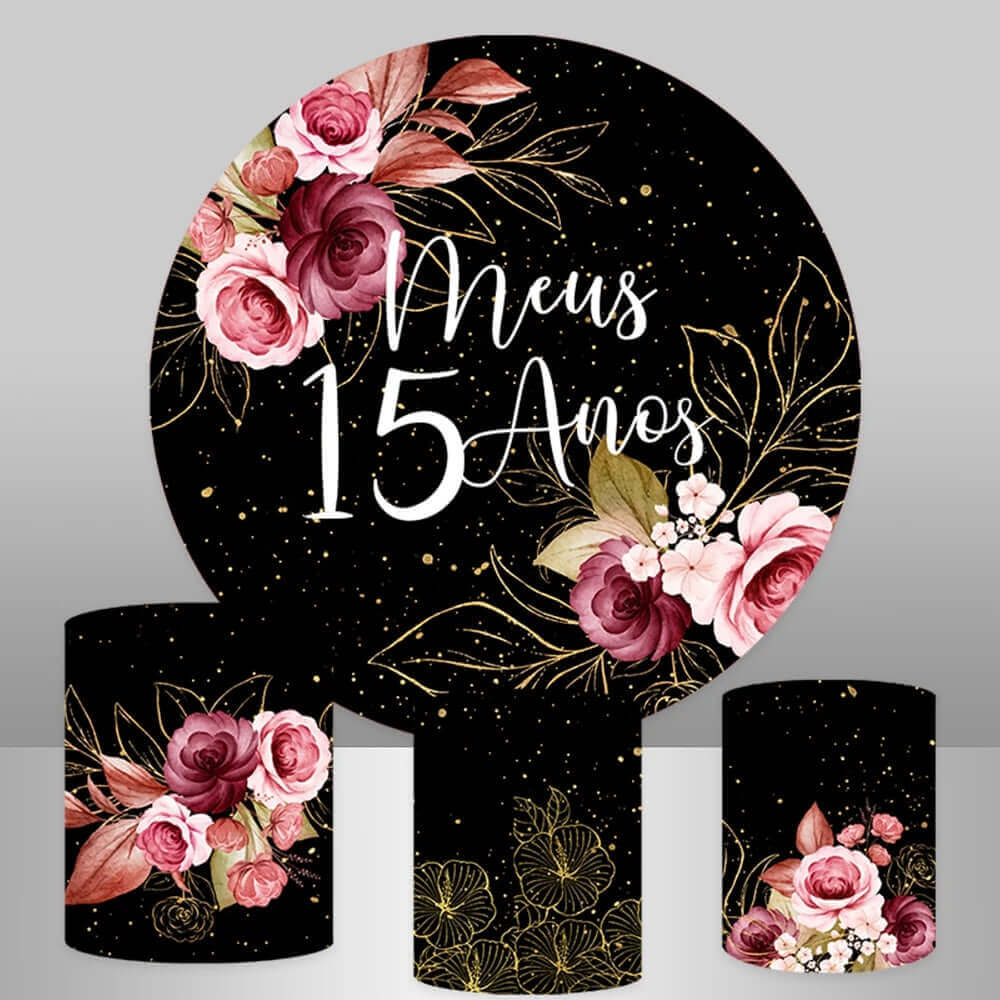 A luxurious floral-themed party decor set featuring a circular black backdrop with pink roses, gold leaves, and the text 'Meus 15 Anos,' along with three matching cylinder covers.